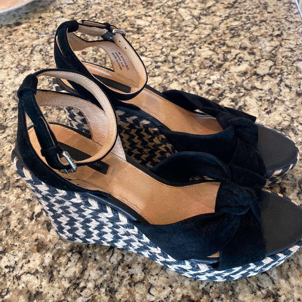 Frye Charlotte twist espadrille wedge black & white. Worn once. Excellent size 9